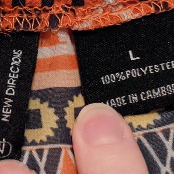 Sheer Flowing Patterned Top - Picture 4 of 4